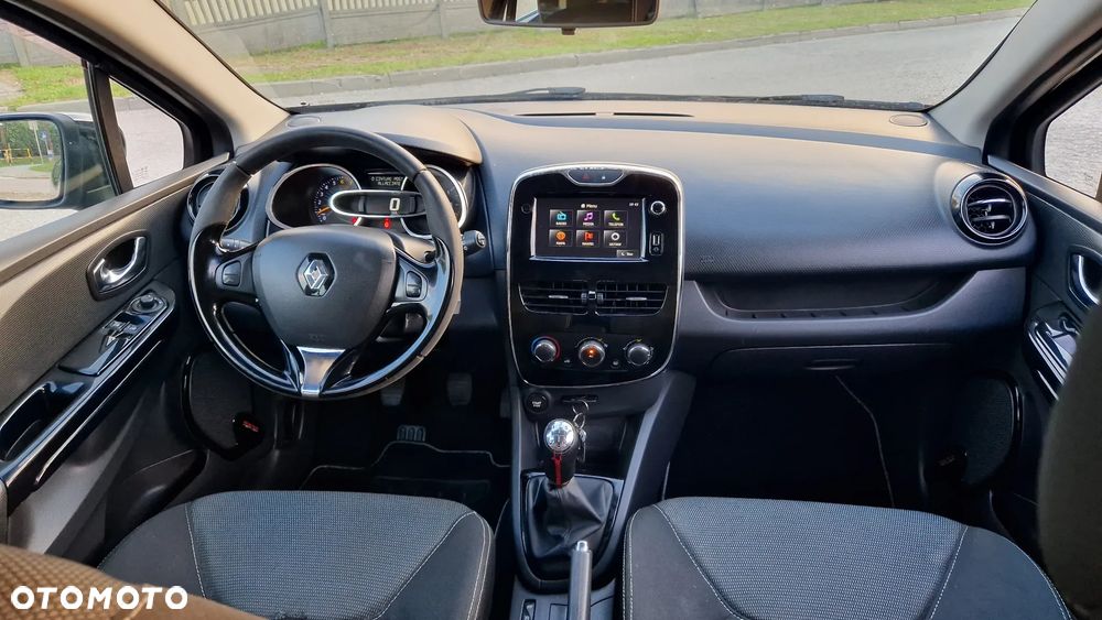 Renault Clio 1.2 16V 75 Expression - 9