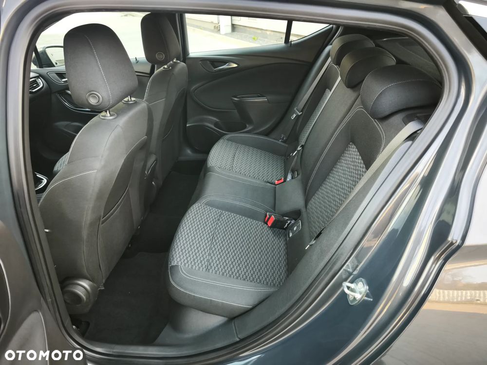 Opel Astra 1.6 D (CDTI) Start/Stop Dynamic - 17