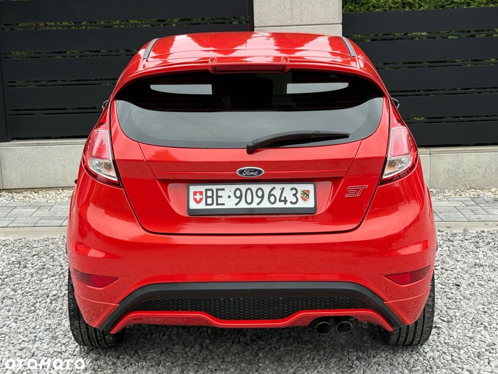 Ford Fiesta 1.6 EcoBoost ST - 11