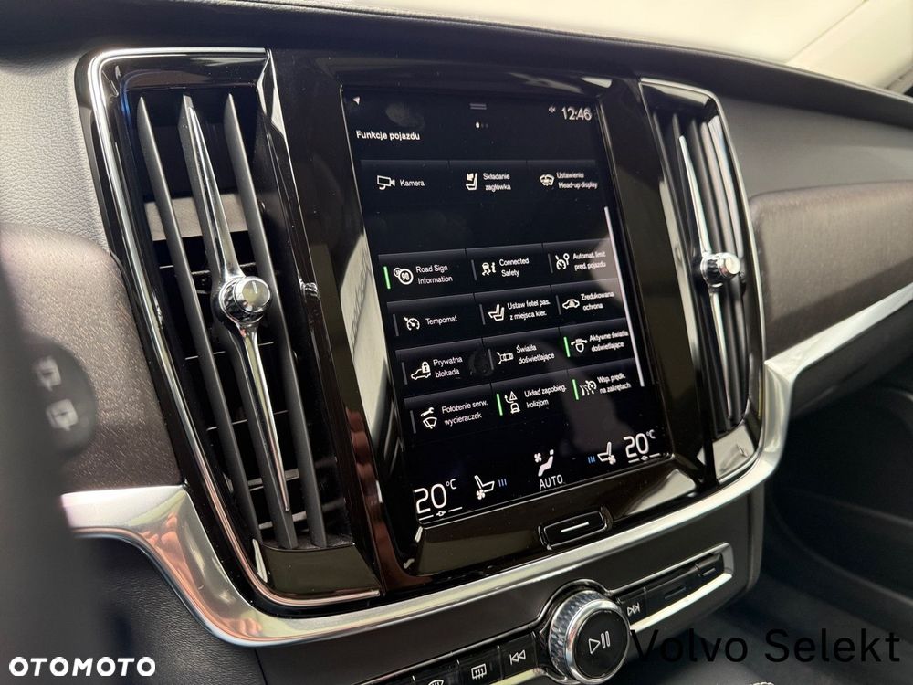 Volvo V90 Cross Country - 21