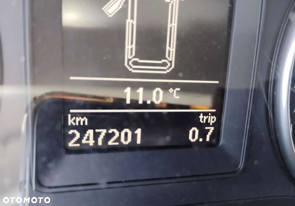 Volkswagen Touran - 14