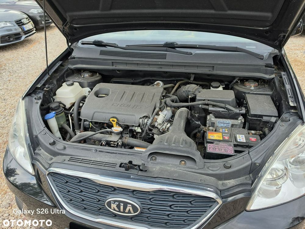 Kia Carens - 40