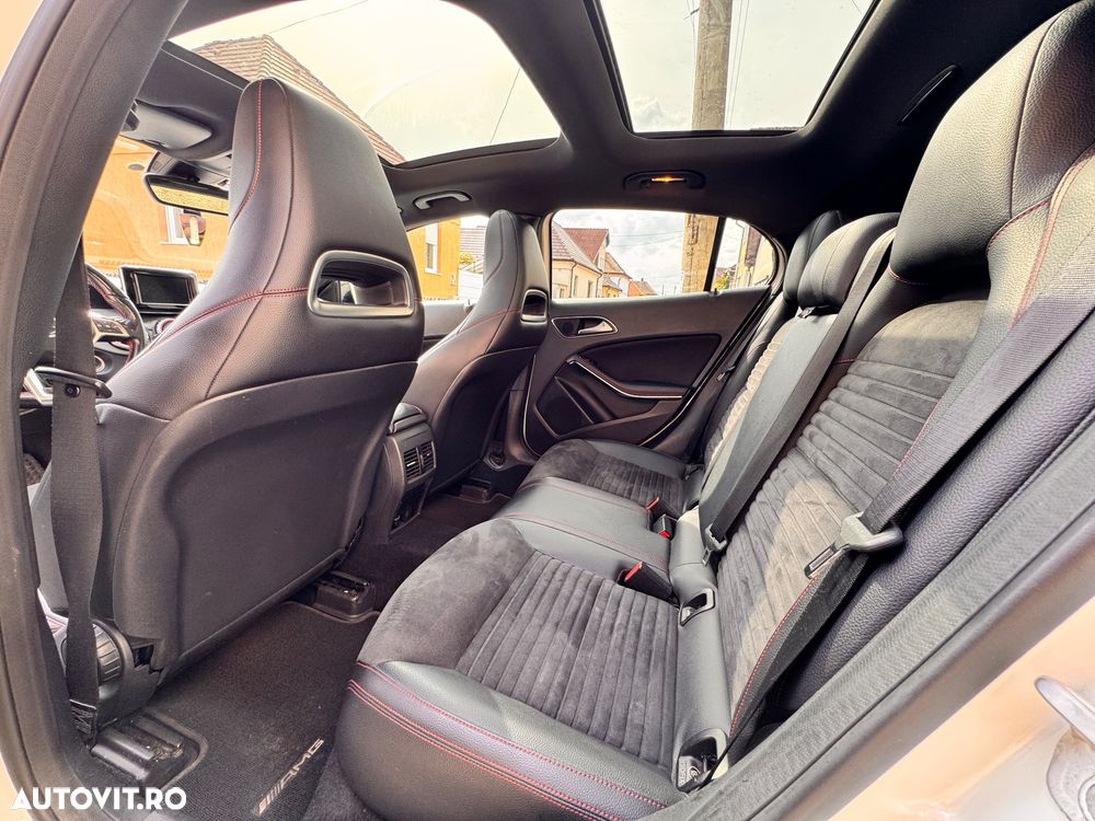 Mercedes-Benz GLA 200 d - 12
