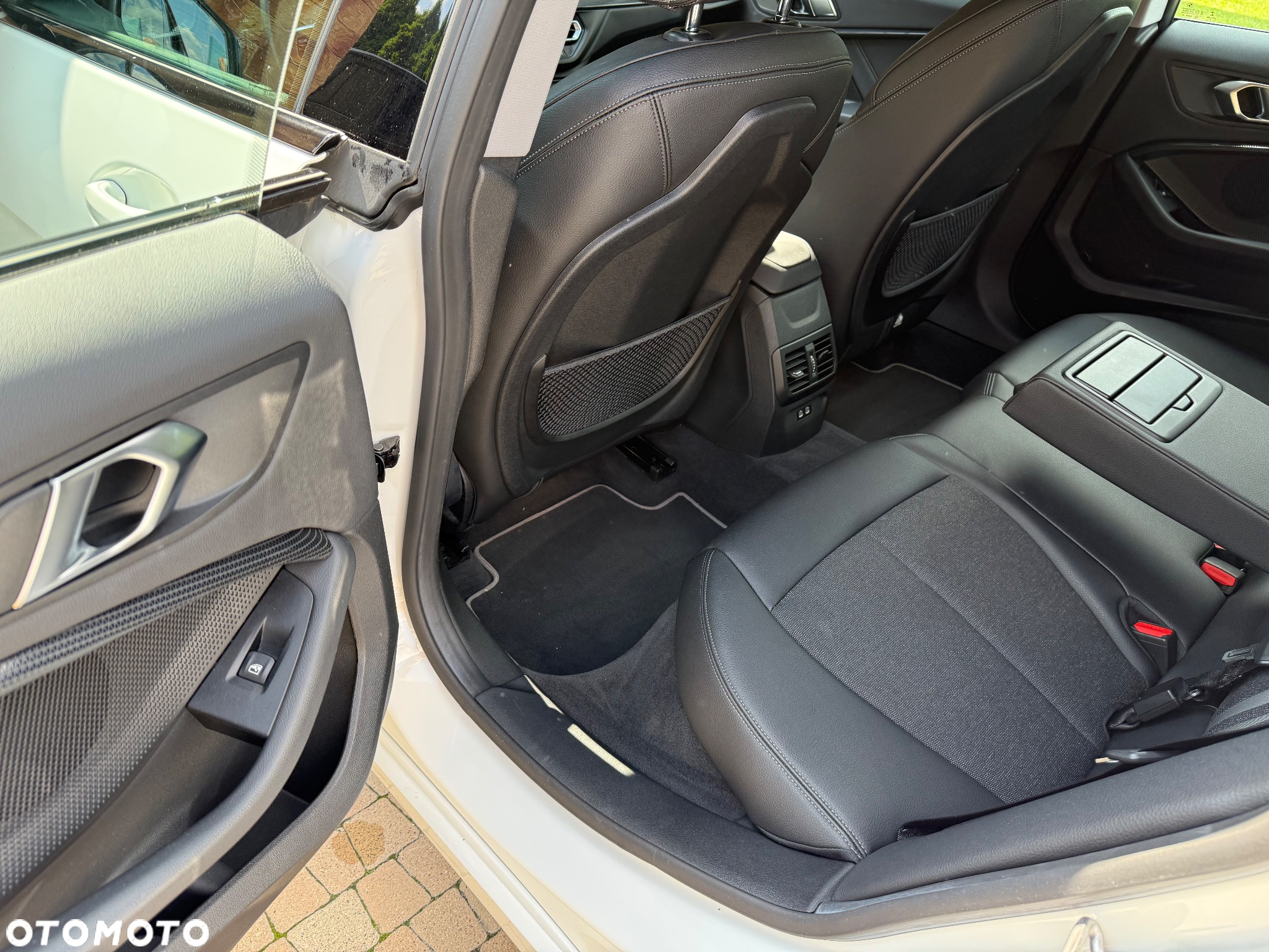 BMW Seria 2 218d Sport Line sport - 12