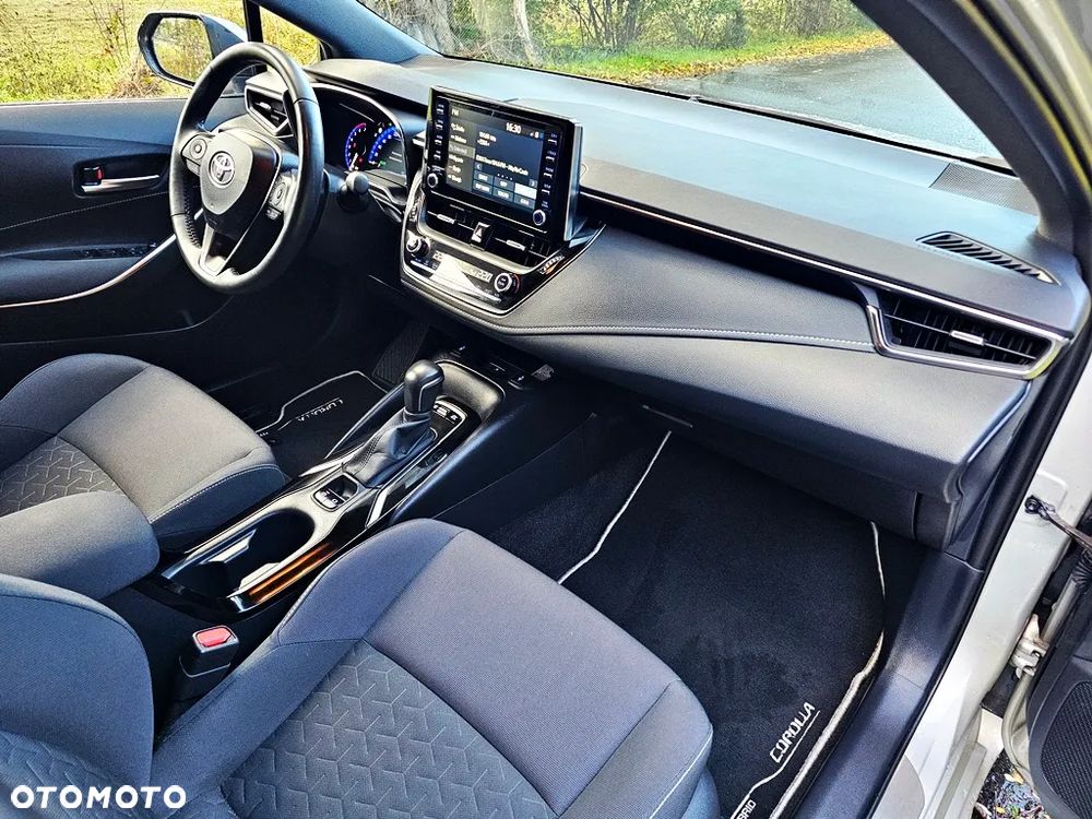 Toyota Corolla 1.8 Hybrid Selection - 21