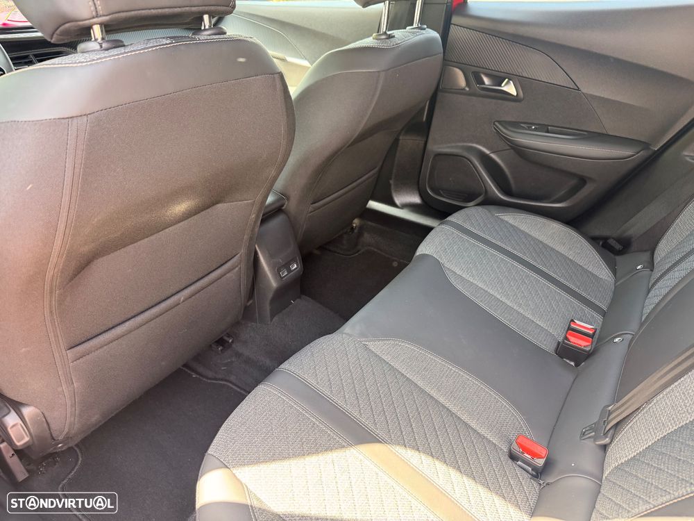 Peugeot 2008 PureTech 130 EAT8 Allure - 16