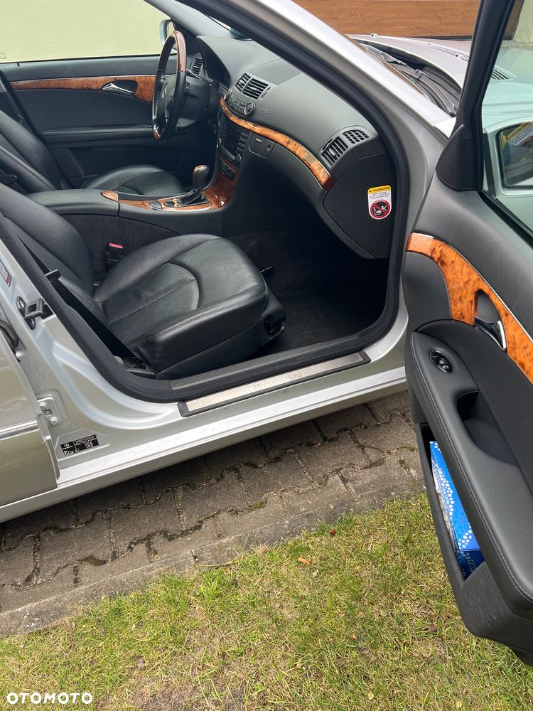 Mercedes-Benz Klasa E 280 4-Matic Elegance - 22