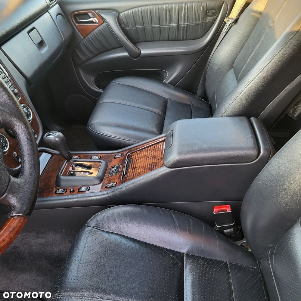 Mercedes-Benz ML 320 - 11