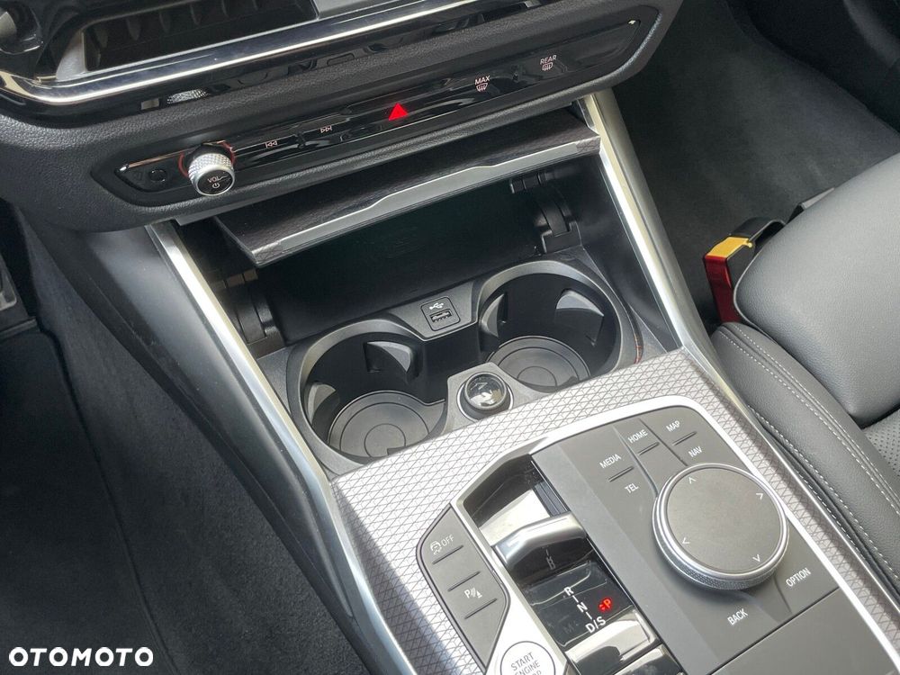 BMW Seria 3 - 32