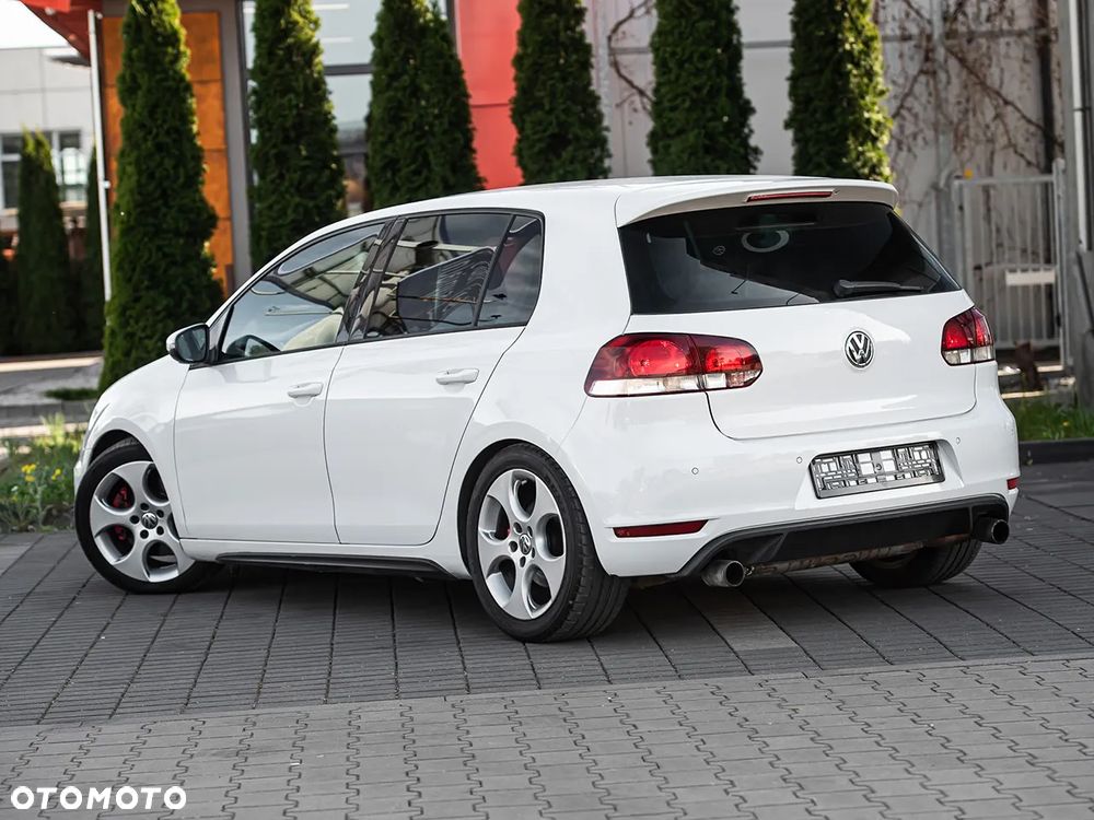Volkswagen Golf 2.0 GTI - 9