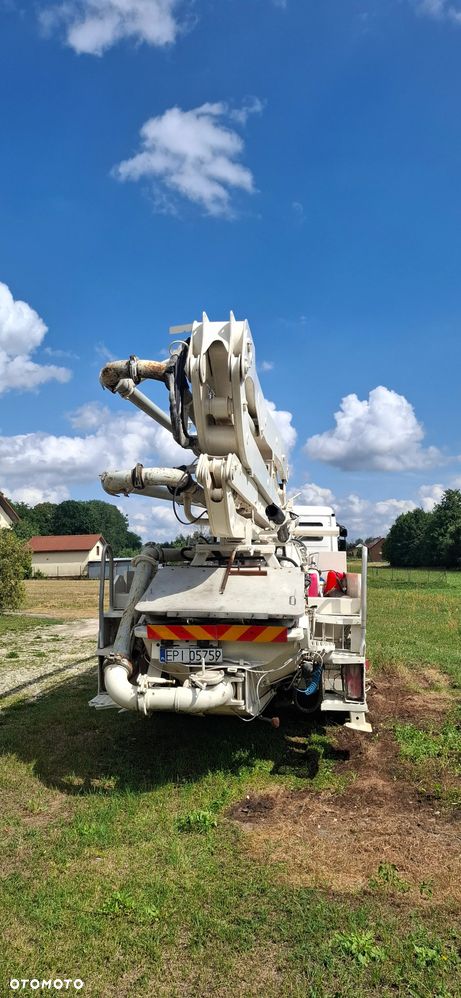 Mercedes-Benz Actros - 13