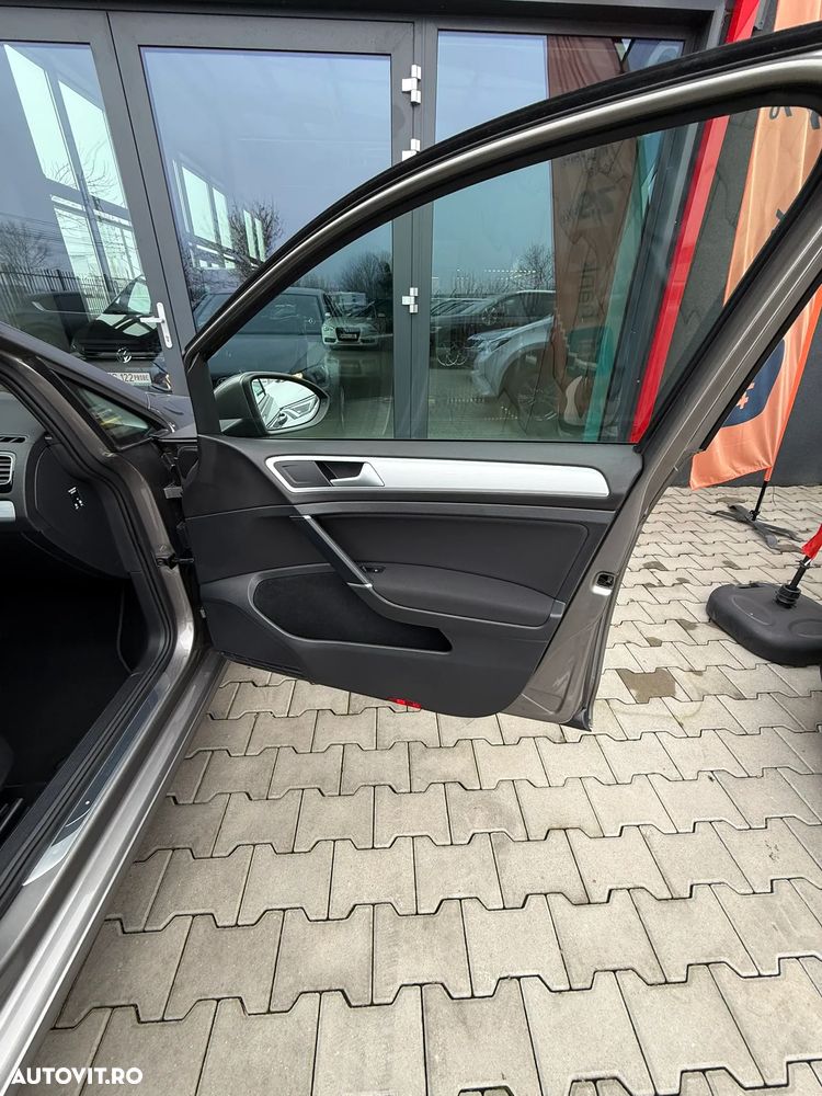 Volkswagen Golf 1.2 TSI BlueMotion Technology Cup - 25