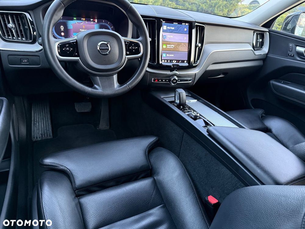 Volvo XC 60 B4 D Plus Dark - 27