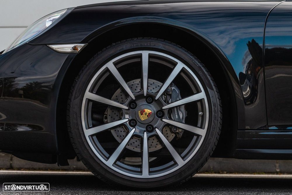 Porsche 911 (991) Carrera 4 Cabriolet PDK Black Edition - 10