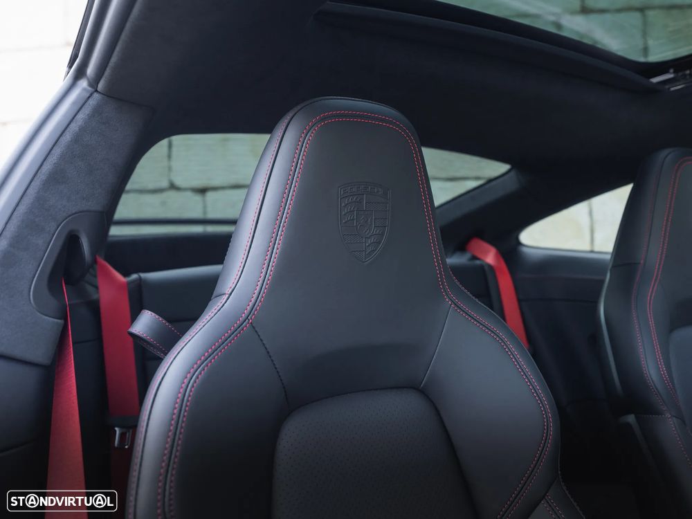 Porsche 911 (992) Carrera 4 GTS - 18