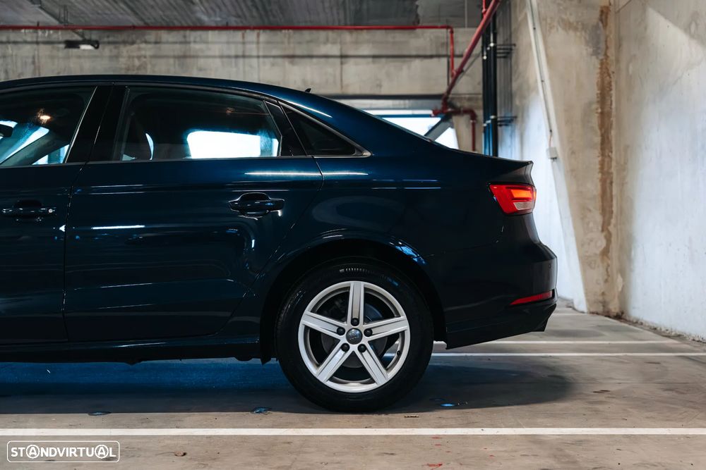 Audi A3 Limousine 30 TDI Design - 9