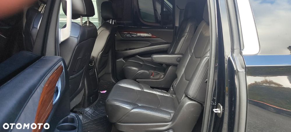 Cadillac Escalade ESV 6.2 V8 AWD AT Premium - 11