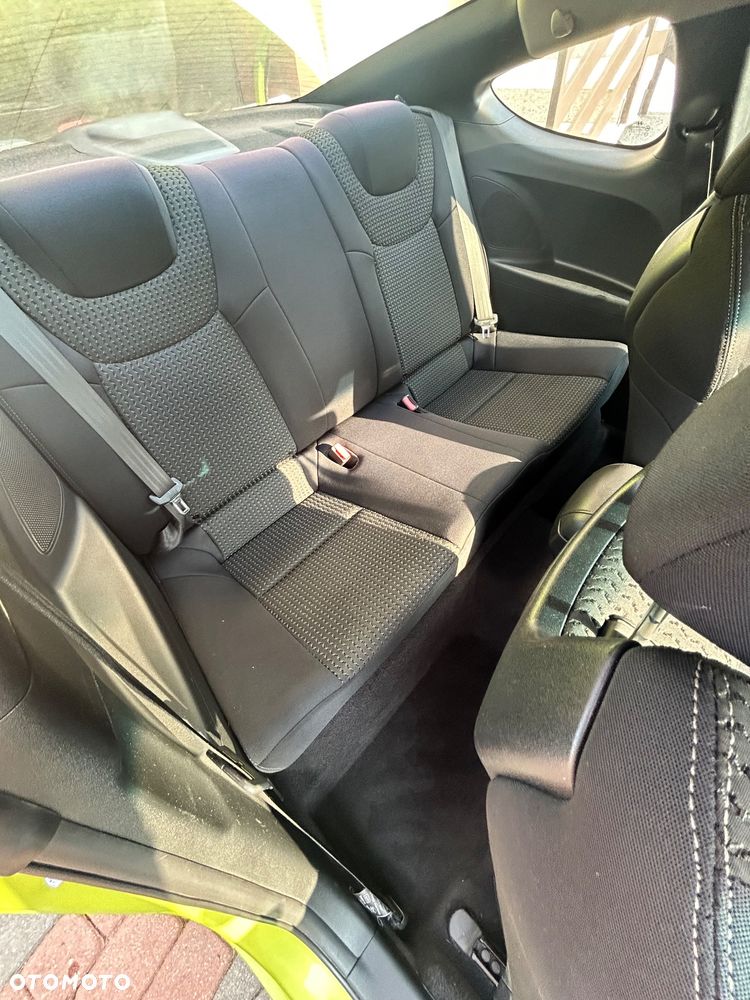 Hyundai Genesis Coupe 2.0 T - 7