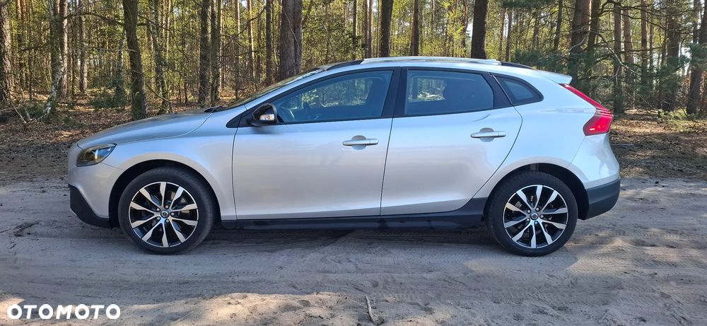 Volvo V40 Cross Country D2 Powershift Kinetic - 2