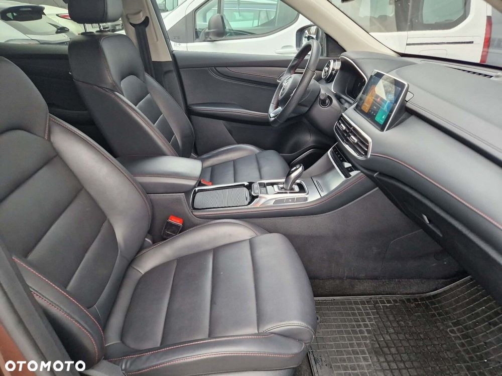 MG HS 1.5 T-GDI Excite DCT - 32