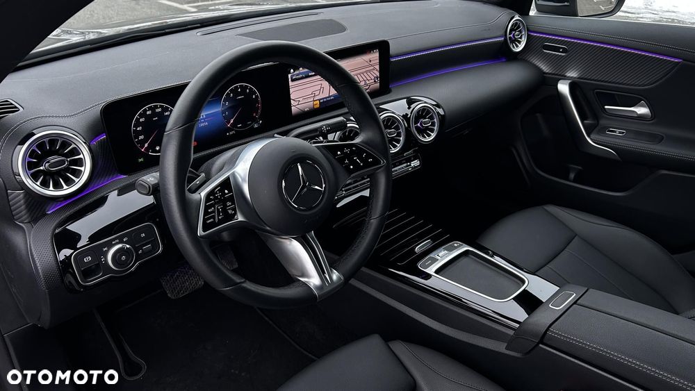 Mercedes-Benz CLA 180 Progressive 7G-DCT - 11