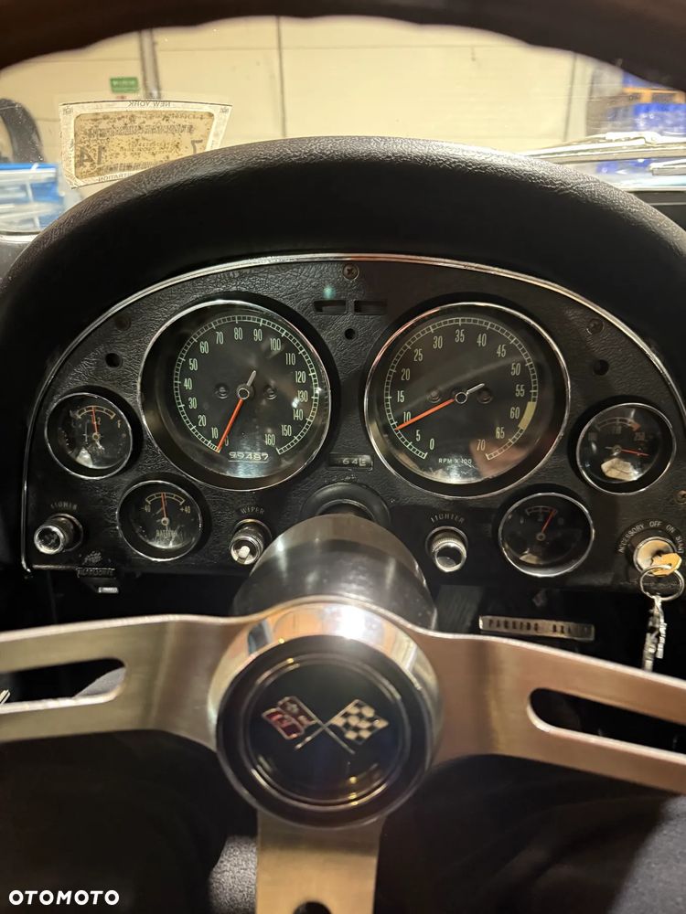 Chevrolet Corvette - 13