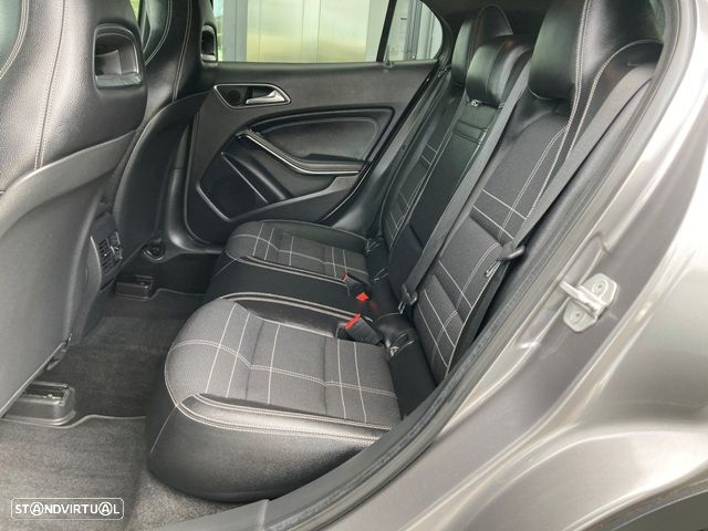 Mercedes-Benz GLA 220 d 4Matic 7G-DCT Urban - 32