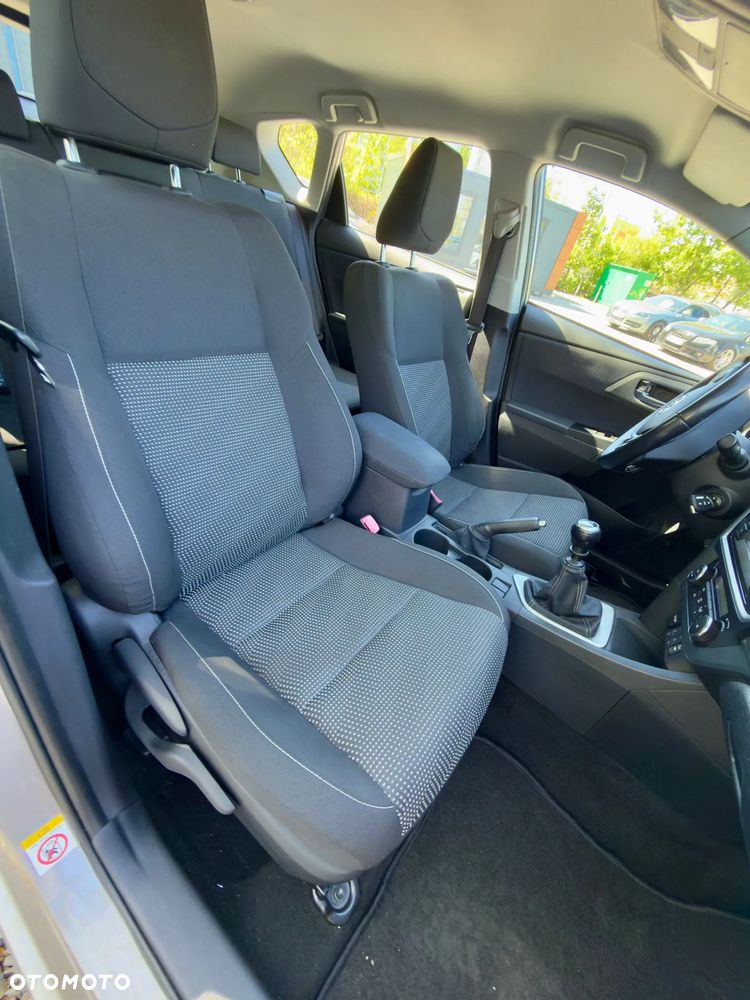 Toyota Auris 1.6 Valvematic Executive - 11