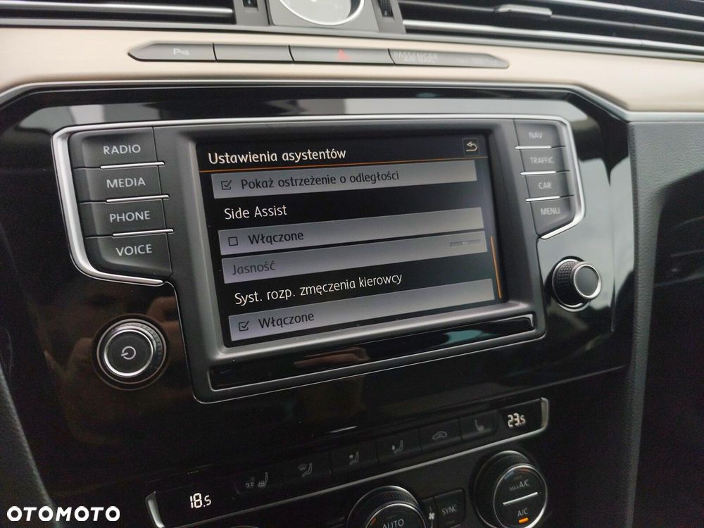 Volkswagen Passat 2.0 TDI BMT Highline DSG - 28