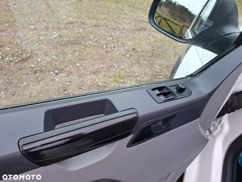 Volkswagen Transporter - 16