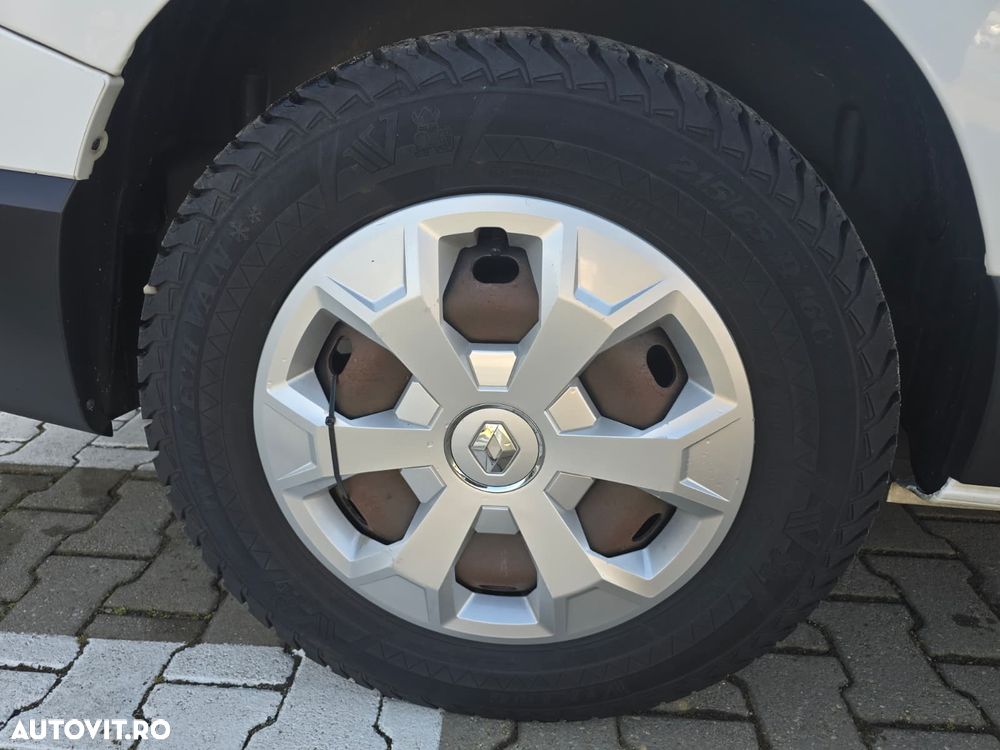 Renault Trafic 2.0 Blue dCi 150 EDC S&S L2 8+1 Zen - 12