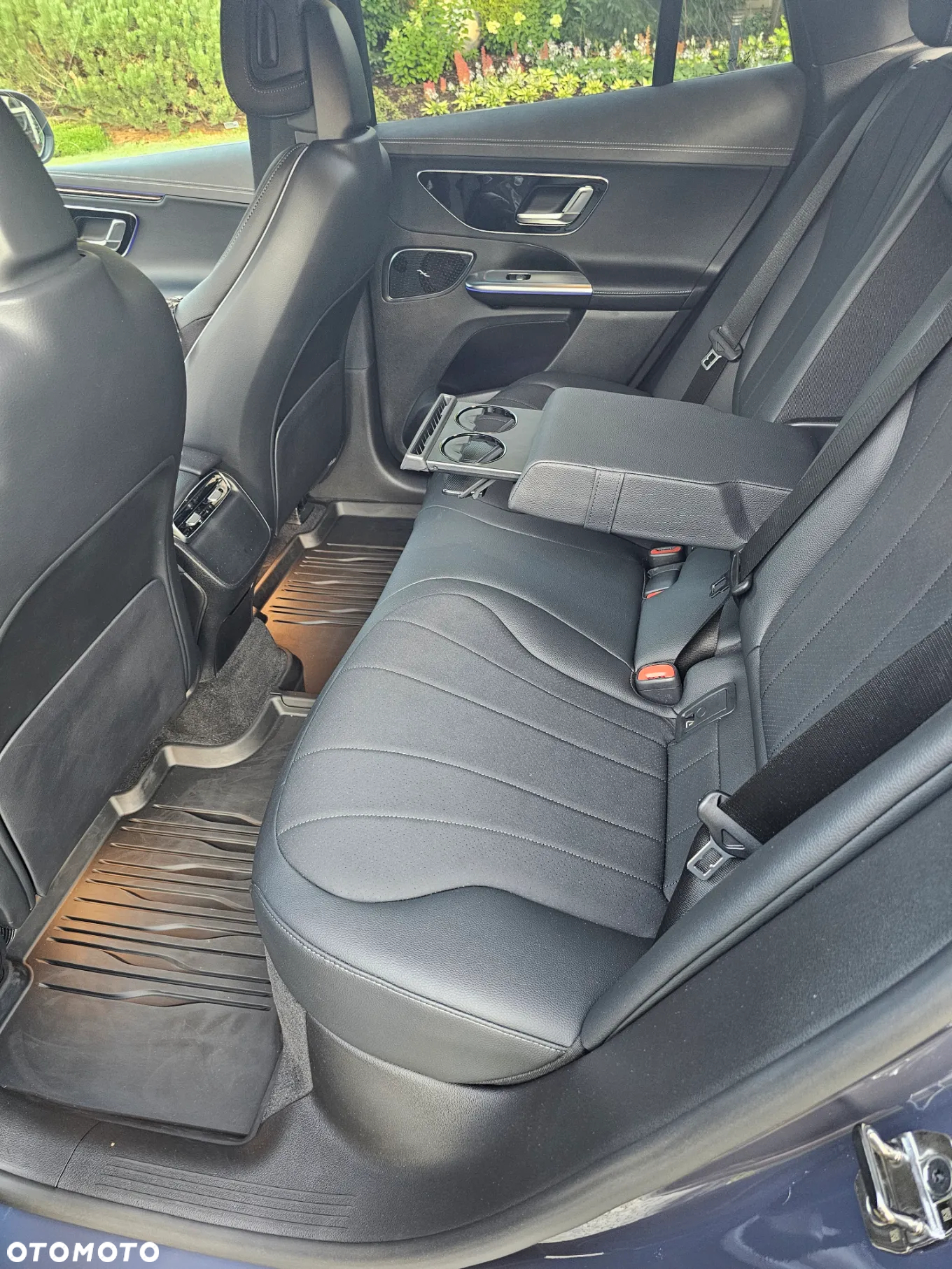 Mercedes-Benz EQE 350+ 90.5kWh Electric Art - 13