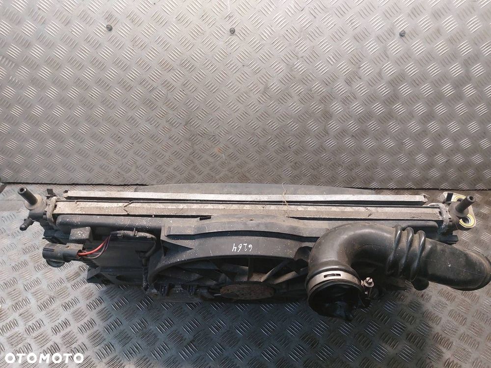 CHŁODNICA WODY KLIMATYZACJI INTERCOOLER WENTYLATORY VOLVO V50 I 2.0 D - 7