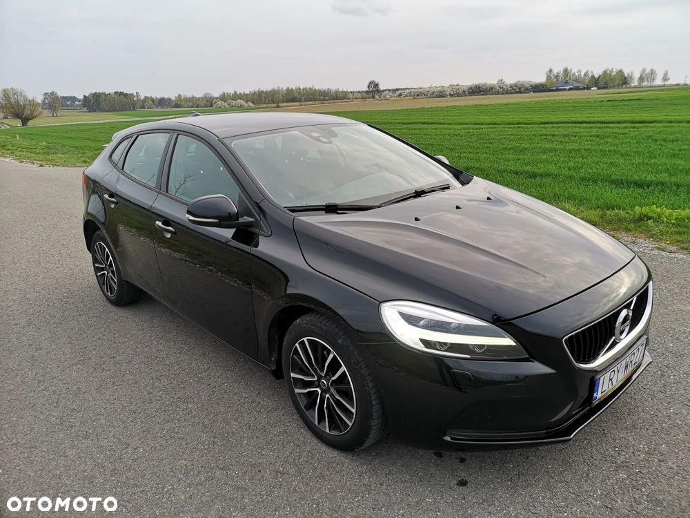 Volvo V40 D2 Momentum - 1