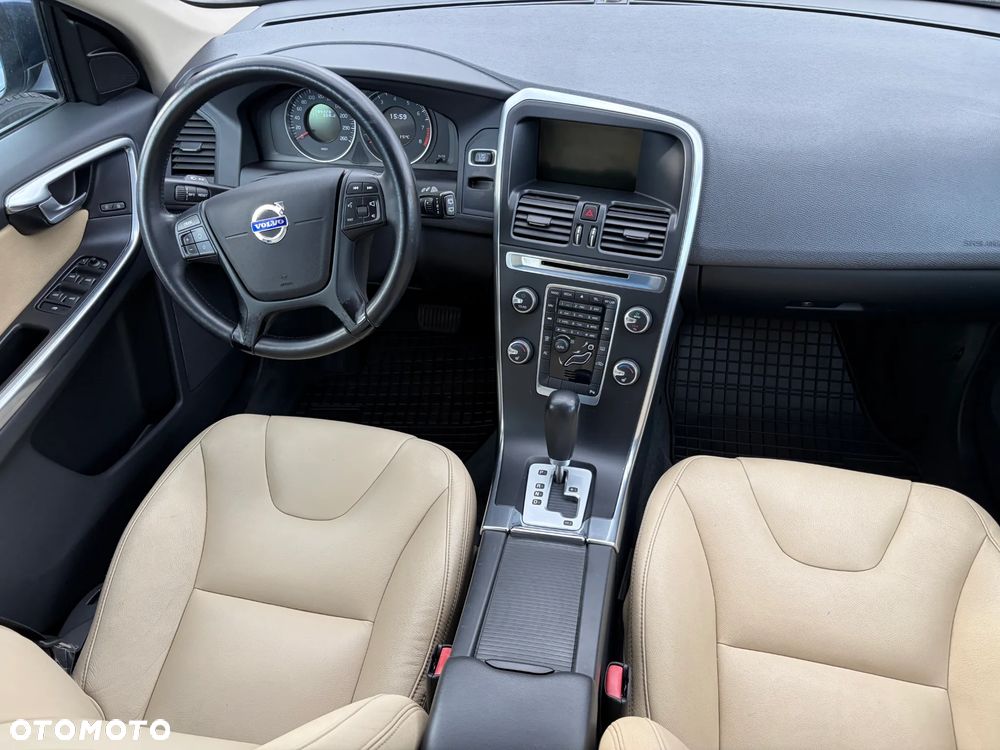 Volvo XC 60 T5 Powershift Momentum - 23