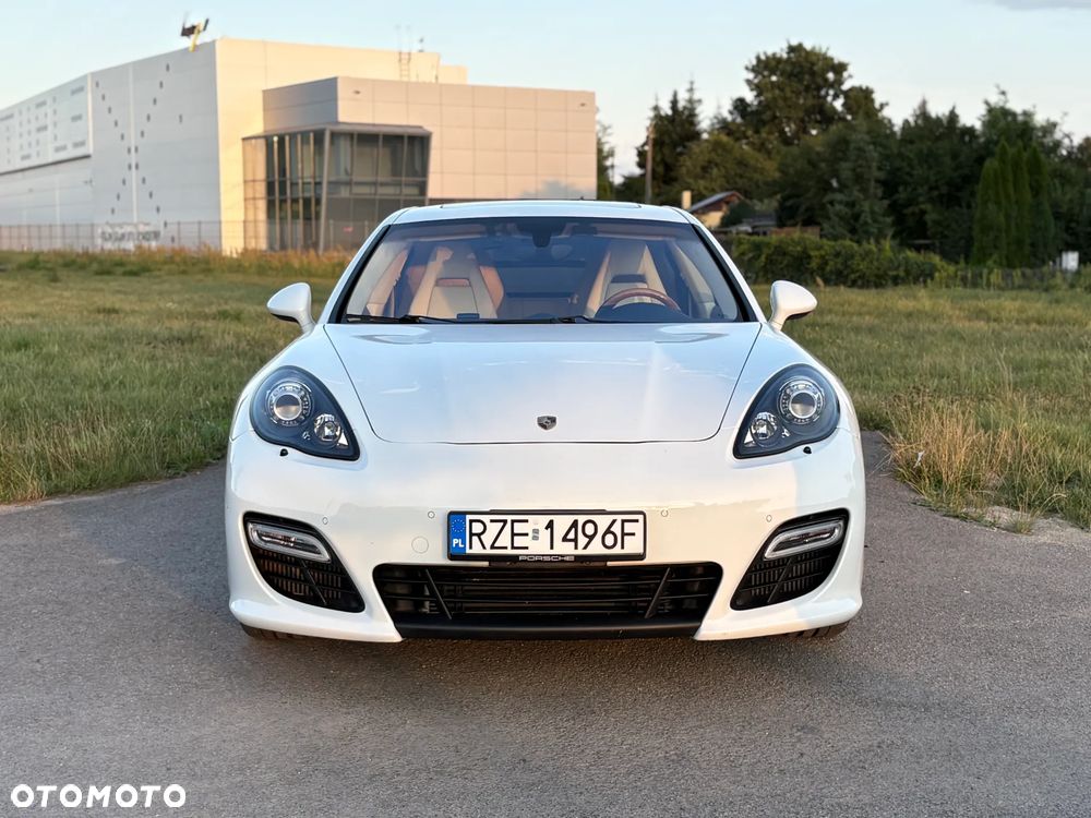Porsche Panamera Turbo PDK - 1