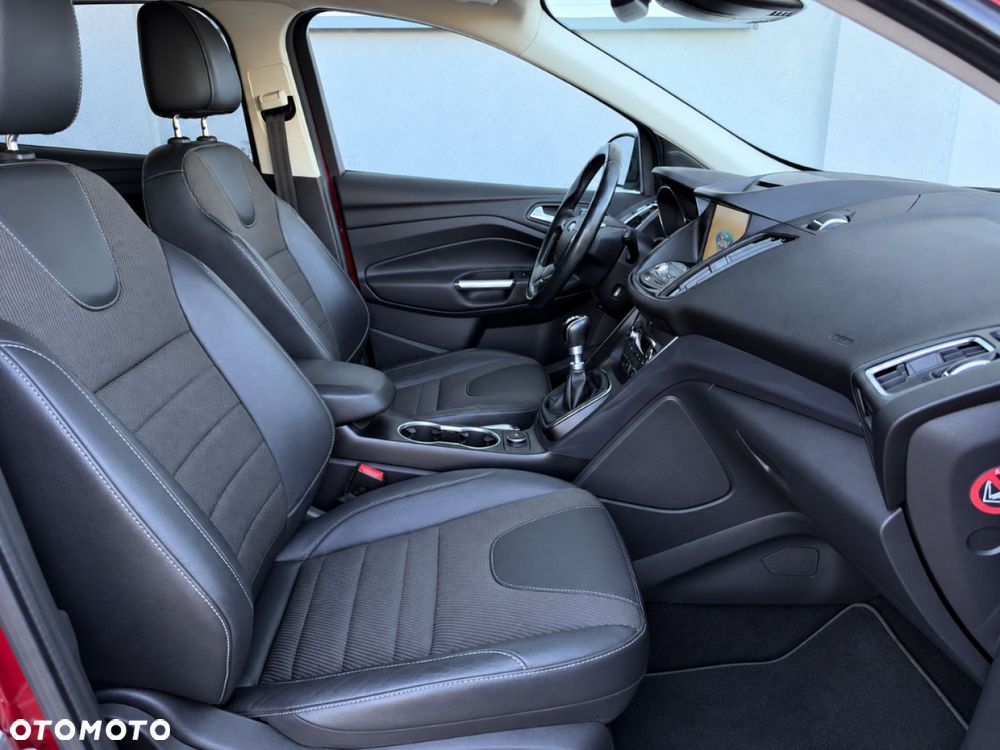 Ford Kuga 1.5 EcoBoost 2x4 Titanium - 31
