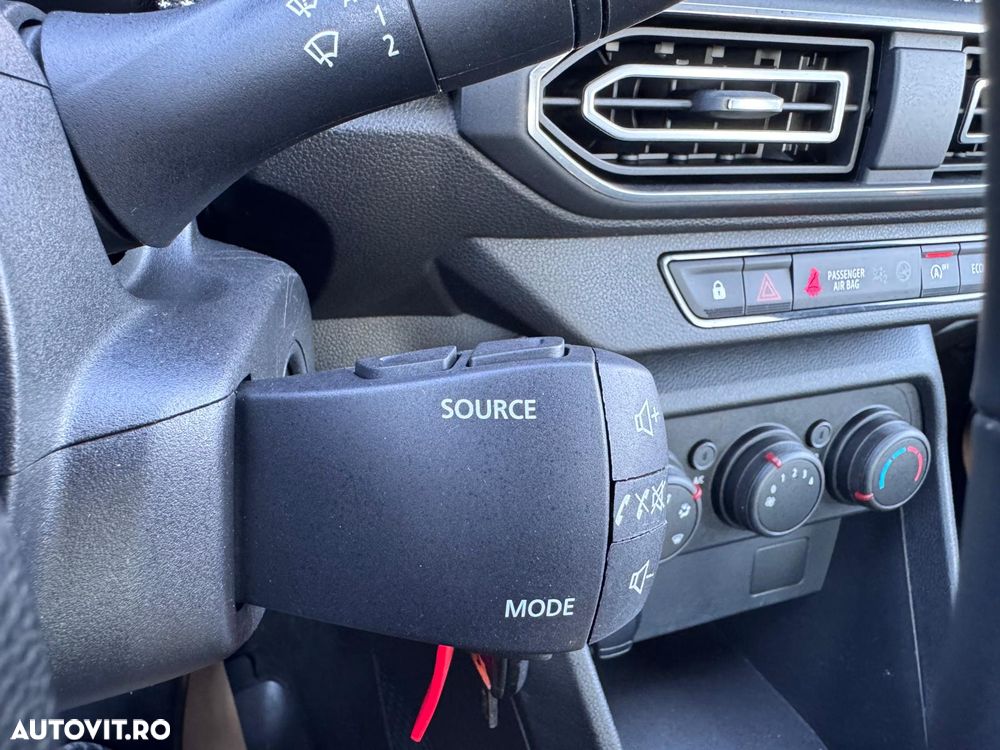 Dacia Logan TCe 90 Essential - 24