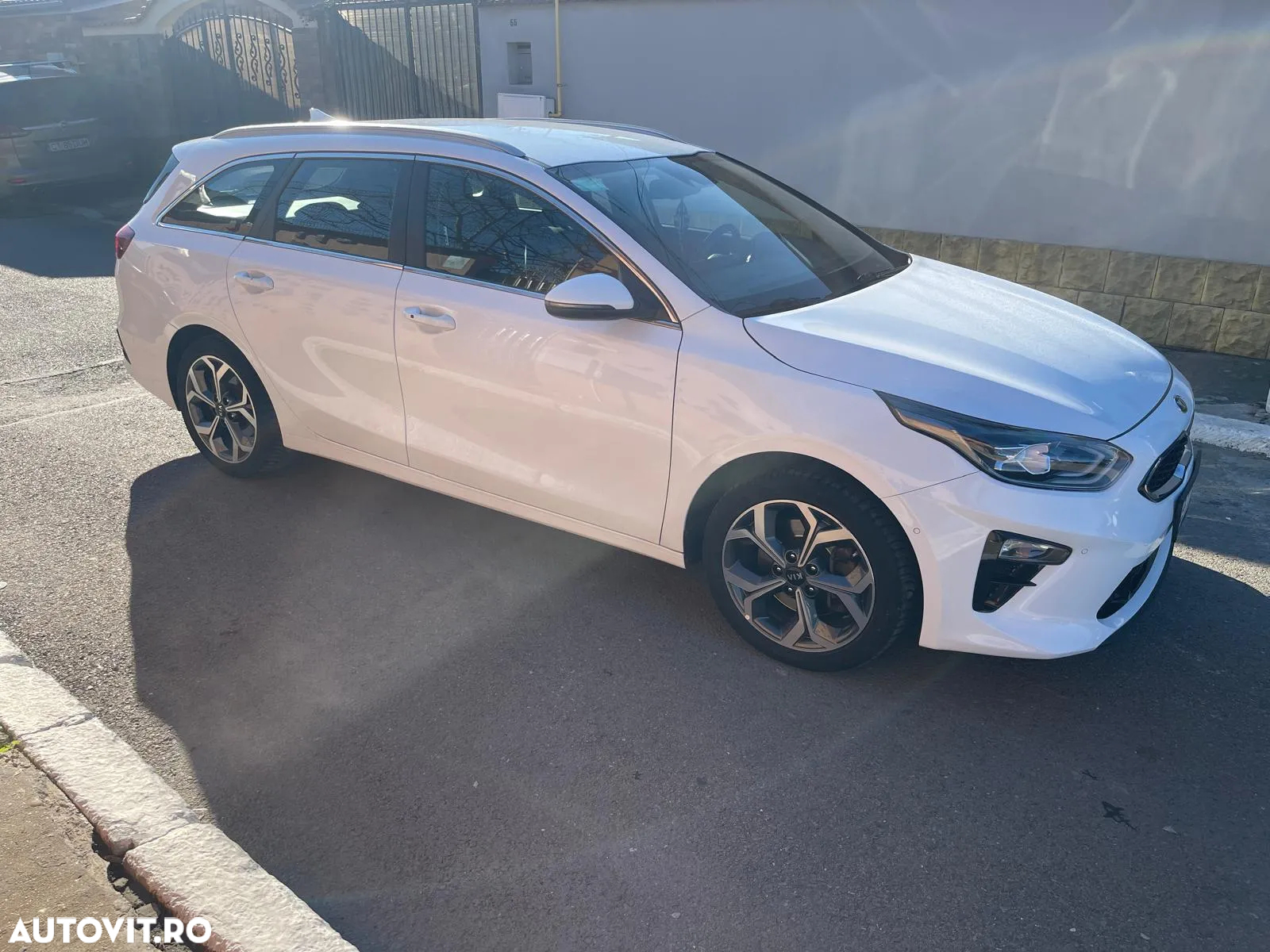 Kia Ceed 1.6 CRDi (48V Mild-Hybrid) DCT7 Platinum - 13