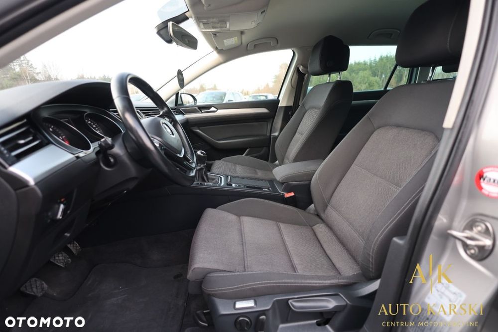 Volkswagen Passat - 37