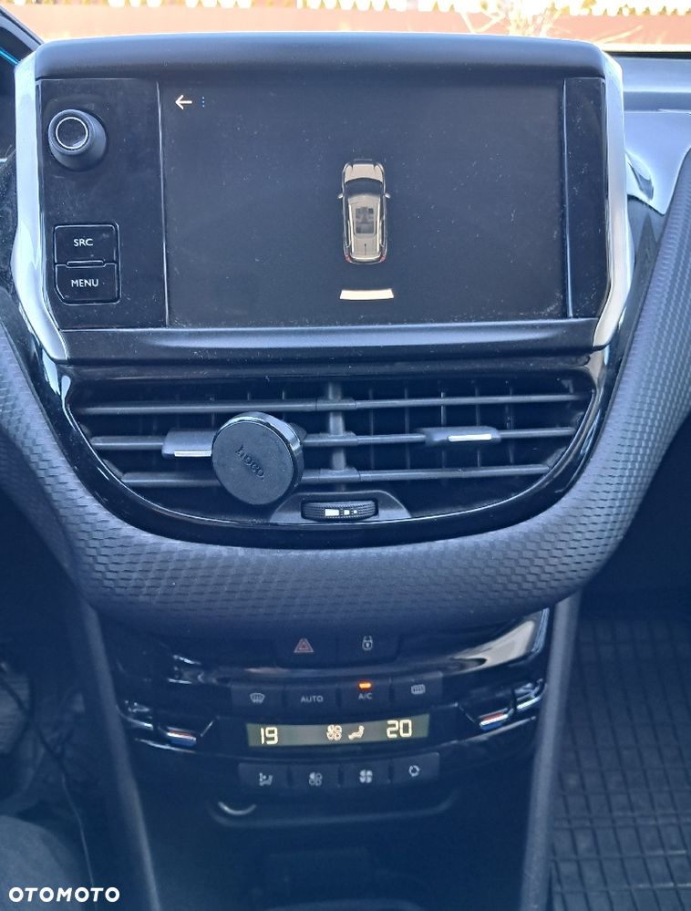 Peugeot 2008 1.2 Pure Tech GPF Active S&S - 24