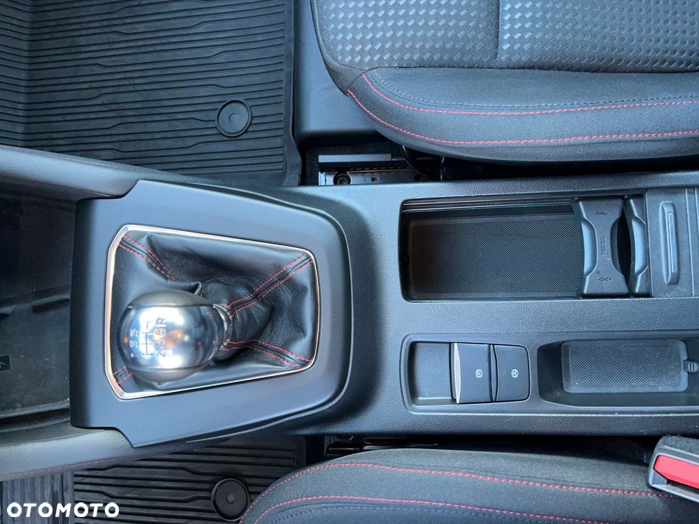 Ford Focus 1.0 EcoBoost ST-Line X - 26