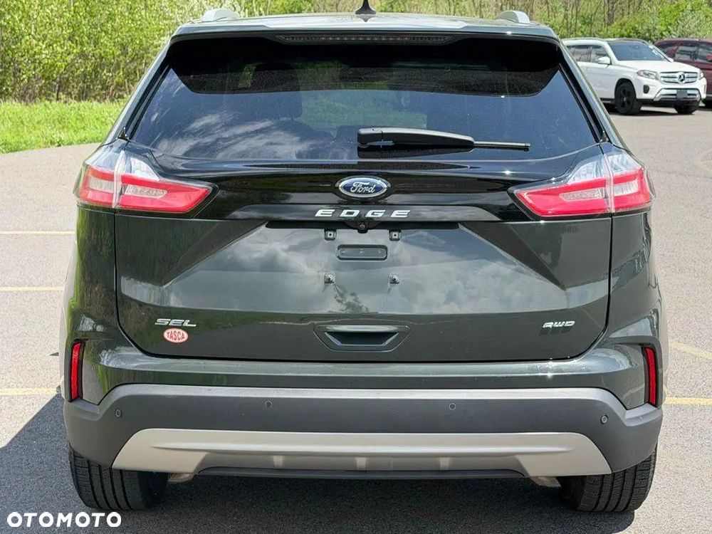 Ford Edge - 8