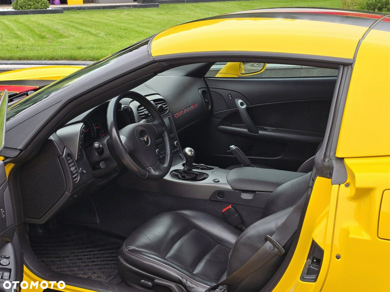 Chevrolet Corvette - 25
