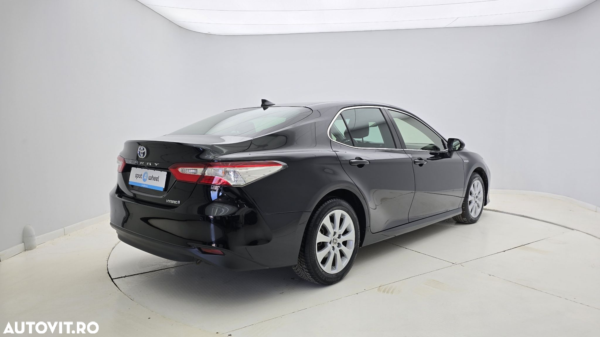 Toyota Camry - 6