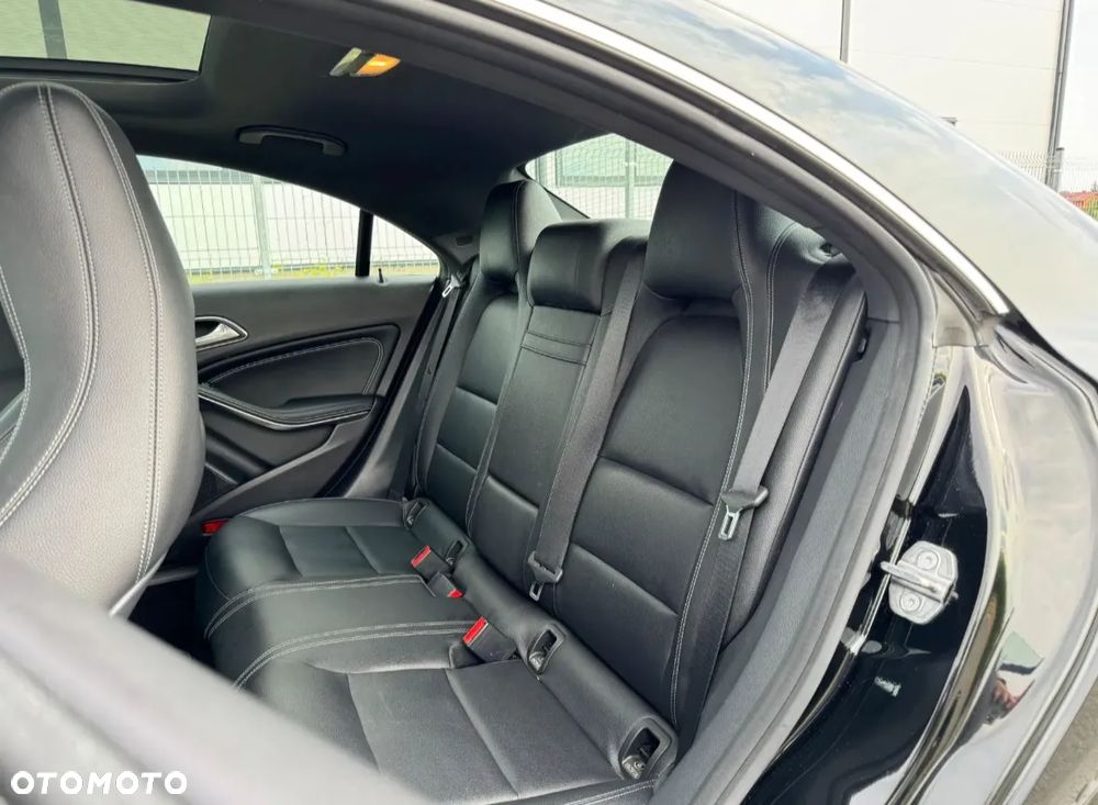 Mercedes-Benz CLA 250 4-Matic AMG Line - 27