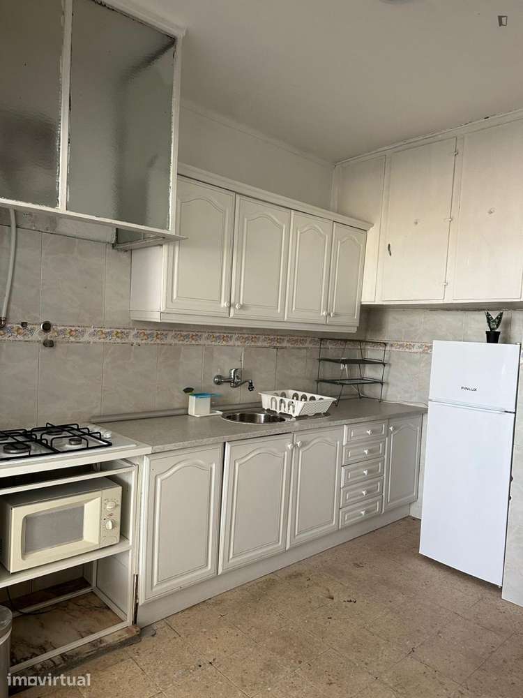 Quarto - localizado em Lisbon - Grande imagem: 5/17