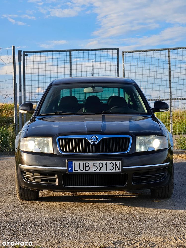 Skoda Superb 2.0 TDI DPF Elegance - 6