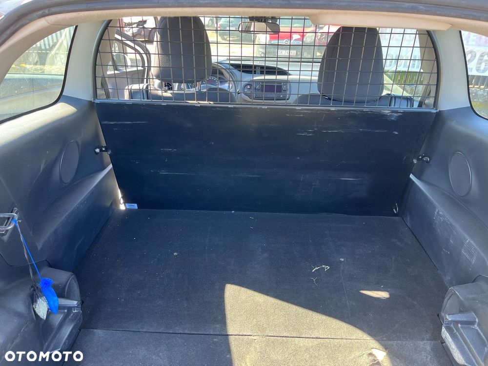 Toyota Yaris 1.0 Premium - 24