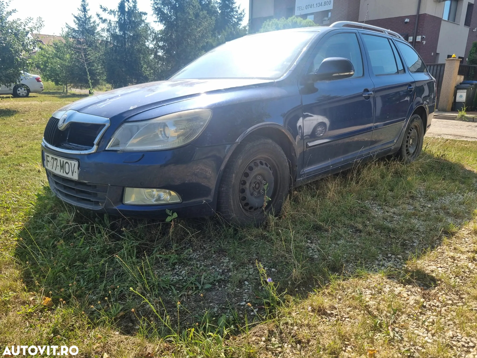 Skoda Octavia Combi 2.0 TDI Ambiente DSG - 2